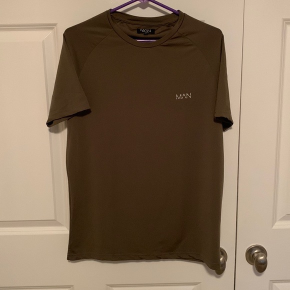 Sz Medium Olive/Khaki Colored, Like New Mens Comfortable T-Shirt by boohoo MAN - Picture 2 of 8